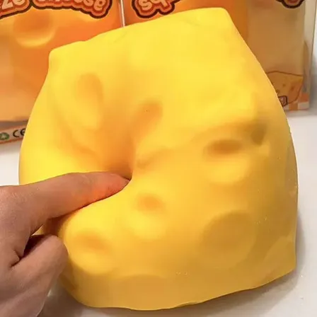 Squishy Queso Viral Grande 11 Cm. Antiestrés En Caja Amarillo